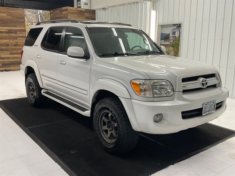 2006 Toyota Sequoia Limited Sport Utility 4X4 / 3RD ROW SEAT / NAVIGAT  / Leather & Heated Seats / Sunroof / Navigation & Backup Camera / LOCAL SUV / FRESH TIMING BELT SERVICE DONE - Photo 2 - Gladstone, OR 97027