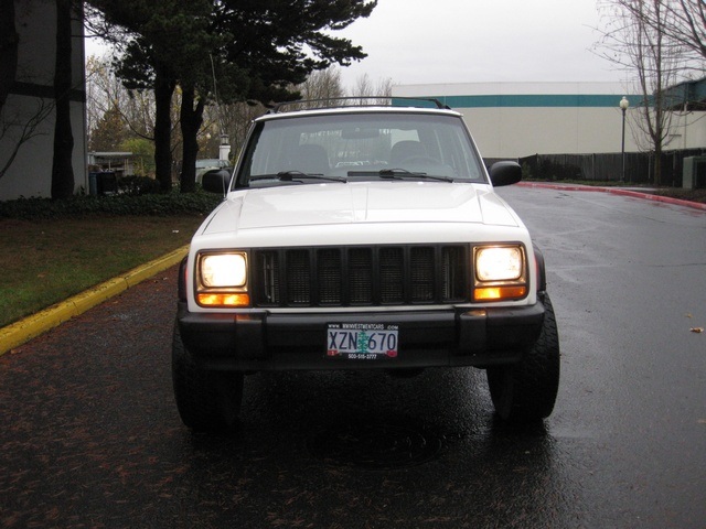 1998 Jeep Cherokee Classic SUV 4X4 / In-Line 6-Cylinder / Clean Title   - Photo 2 - Portland, OR 97217