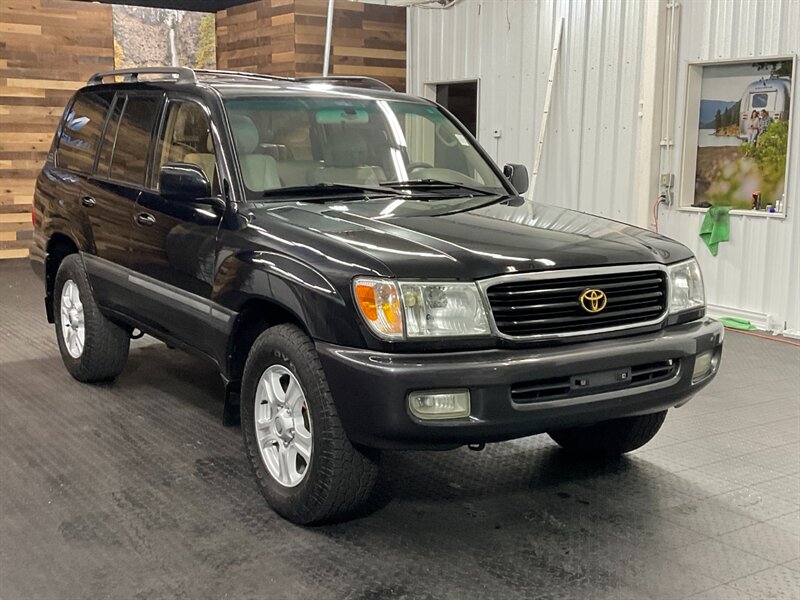 1998 Toyota Land Cruiser Sport Utility 4X4 / E-LOCKERS / 3RD ROW / Excel Co   - Photo 2 - Gladstone, OR 97027