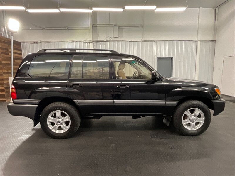 1998 Toyota Land Cruiser Sport Utility 4X4 / E-LOCKERS / 3RD ROW / Excel Co   - Photo 4 - Gladstone, OR 97027