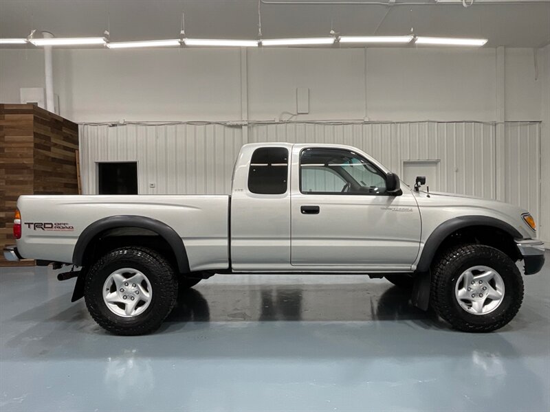 2001 Toyota Tacoma V6 TRD OFF RD 4X4 / 3.4L V6 /ONLY 79,000 MILES  / LOCAL TRUCK w. ZERO RUST - Photo 4 - Gladstone, OR 97027
