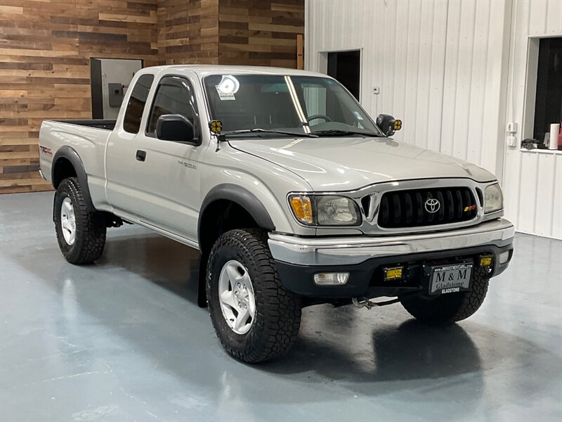 2001 Toyota Tacoma V6 TRD OFF RD 4X4 / 3.4L V6 /ONLY 79,000 MILES  / LOCAL TRUCK w. ZERO RUST - Photo 2 - Gladstone, OR 97027