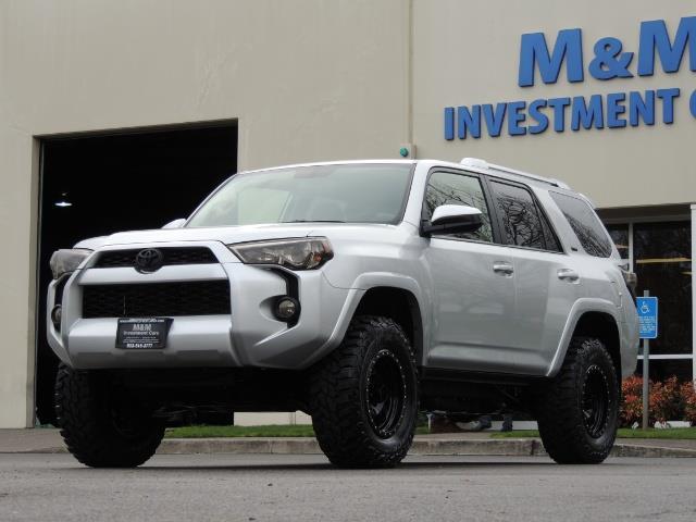 2016 Toyota 4Runner SR5 / 4X4 / THIRD ROW SEAT / LIFTED LIFTED   - Photo 1 - Portland, OR 97217