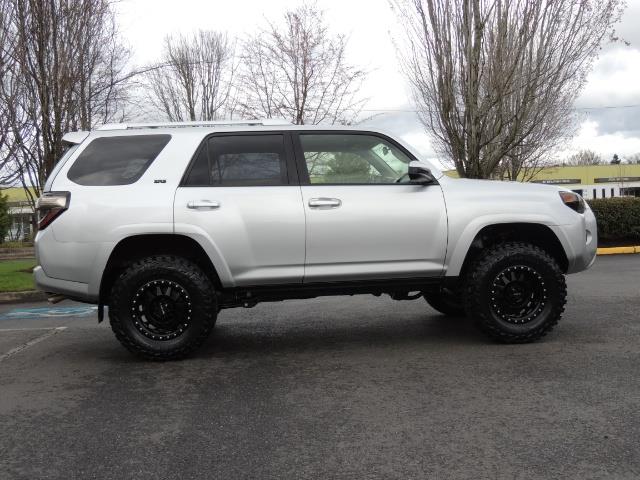 2016 Toyota 4Runner SR5 / 4X4 / THIRD ROW SEAT / LIFTED LIFTED   - Photo 4 - Portland, OR 97217