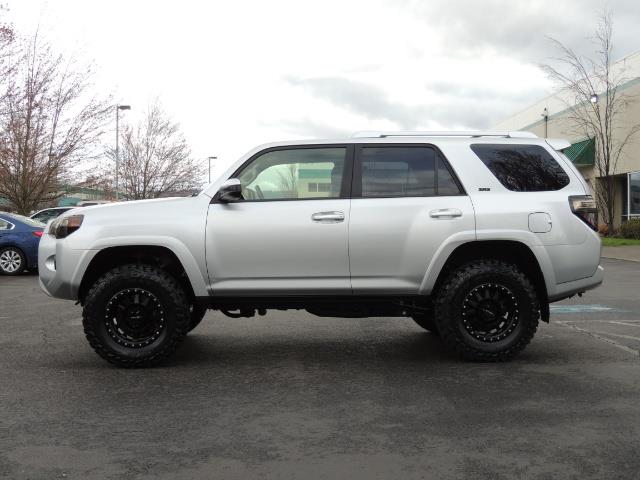 2016 Toyota 4Runner SR5 / 4X4 / THIRD ROW SEAT / LIFTED LIFTED   - Photo 3 - Portland, OR 97217