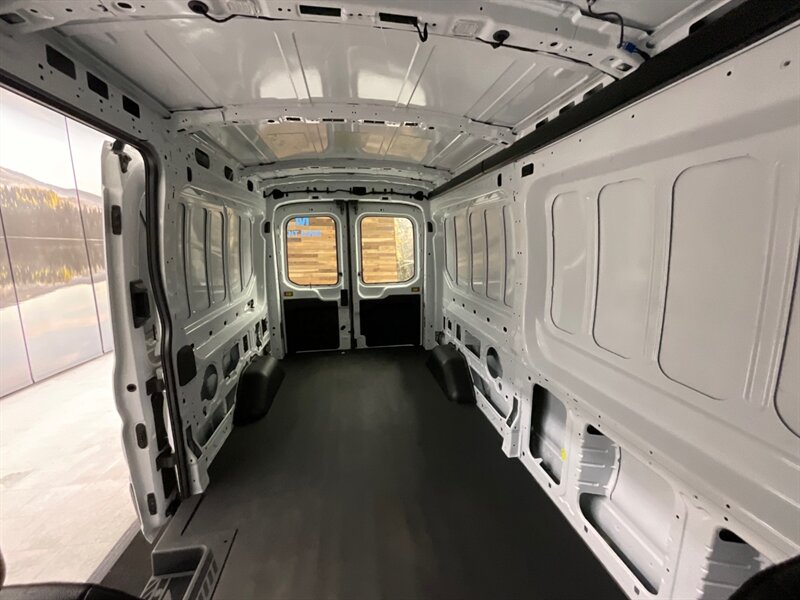 2021 Ford Transit 250 LWB Medium Roof Cargo Van / 3.5L V6 / 15K MILE  / Backup Camera / 1-Owner local / Very Clean - Photo 13 - Gladstone, OR 97027
