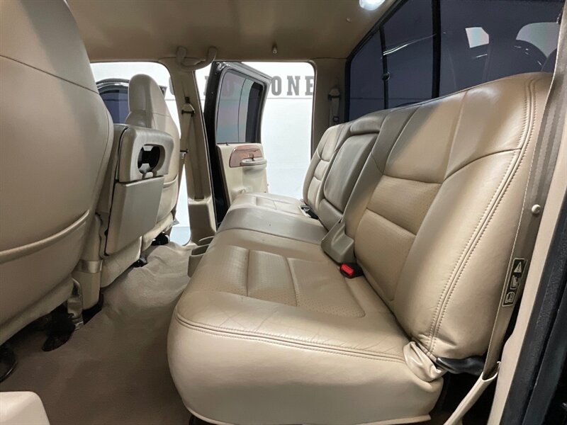 2001 Ford F-250 Lariat 7.3L DIESEL 4X4 / LIFTED w.37inc MUD TIRES / LONG BED / ZERO RUST / LEATEHR HEATED SEATS - Photo 12 - Gladstone, OR 97027