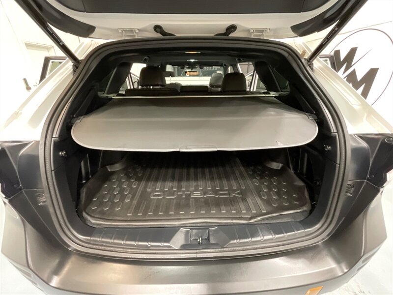2022 Subaru Outback Wilderness Wagon AWD / Sunroof / Leather / 1-OWNER / Navi & Camera / Leather heated Seats - Photo 43 - Gladstone, OR 97027