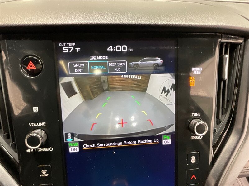 2022 Subaru Outback Wilderness Wagon AWD / Sunroof / Leather / 1-OWNER / Navi & Camera / Leather heated Seats - Photo 17 - Gladstone, OR 97027