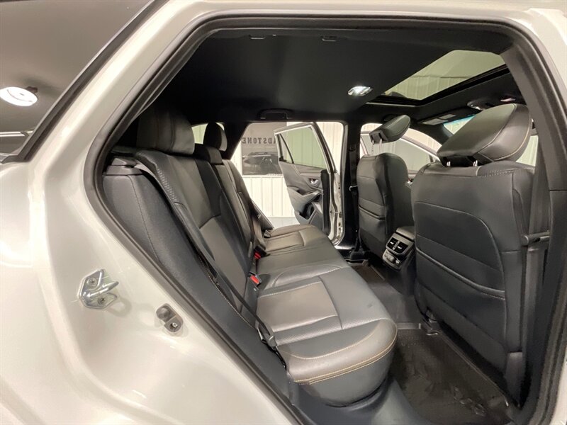 2022 Subaru Outback Wilderness Wagon AWD / Sunroof / Leather / 1-OWNER / Navi & Camera / Leather heated Seats - Photo 13 - Gladstone, OR 97027