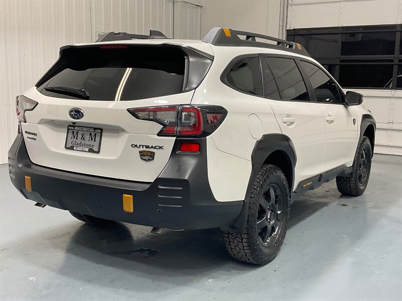 2022 Subaru Outback Wilderness Wagon AWD / Sunroof / Leather / 1-OWNER / Navi & Camera / Leather heated Seats - Photo 7 - Gladstone, OR 97027