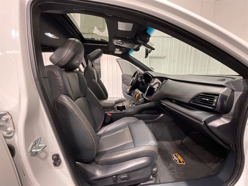 2022 Subaru Outback Wilderness Wagon AWD / Sunroof / Leather / 1-OWNER / Navi & Camera / Leather heated Seats - Photo 11 - Gladstone, OR 97027