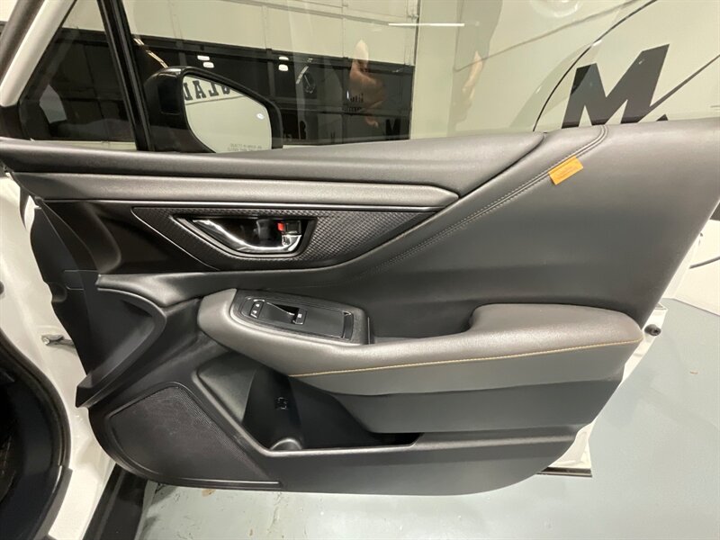 2022 Subaru Outback Wilderness Wagon AWD / Sunroof / Leather / 1-OWNER / Navi & Camera / Leather heated Seats - Photo 32 - Gladstone, OR 97027