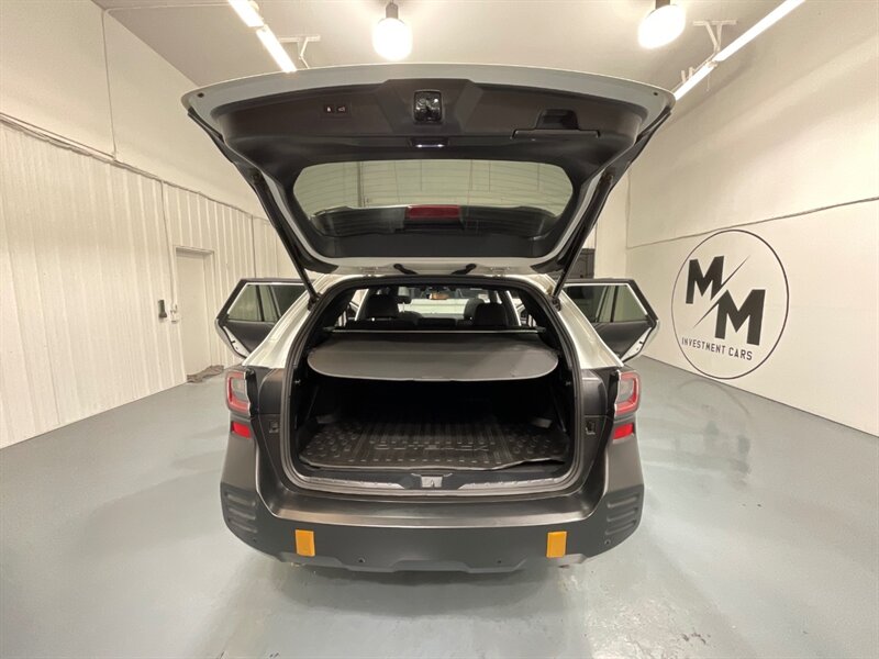 2022 Subaru Outback Wilderness Wagon AWD / Sunroof / Leather / 1-OWNER / Navi & Camera / Leather heated Seats - Photo 9 - Gladstone, OR 97027