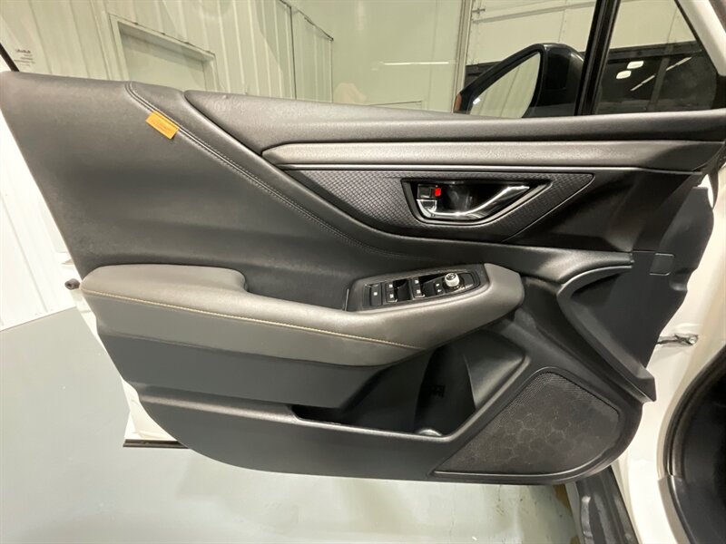 2022 Subaru Outback Wilderness Wagon AWD / Sunroof / Leather / 1-OWNER / Navi & Camera / Leather heated Seats - Photo 31 - Gladstone, OR 97027