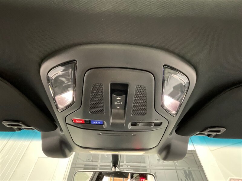 2022 Subaru Outback Wilderness Wagon AWD / Sunroof / Leather / 1-OWNER / Navi & Camera / Leather heated Seats - Photo 38 - Gladstone, OR 97027