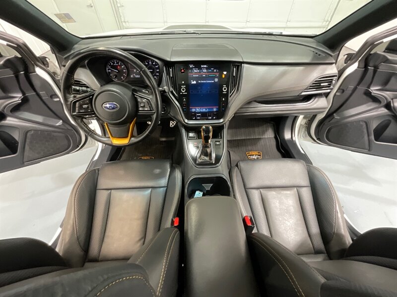 2022 Subaru Outback Wilderness Wagon AWD / Sunroof / Leather / 1-OWNER / Navi & Camera / Leather heated Seats - Photo 14 - Gladstone, OR 97027