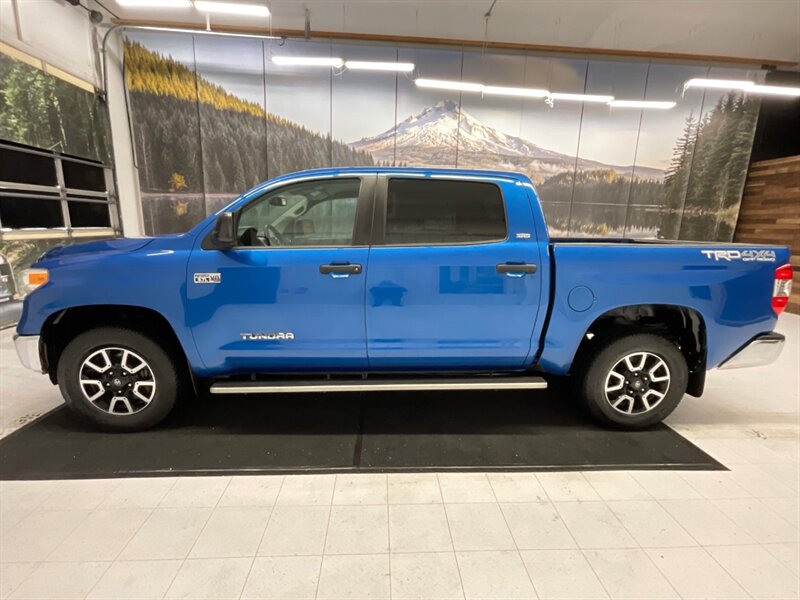 2016 Toyota Tundra TRD OFF RD CrewMax 4X4 / 5.7L V8 /Leather/ 1-OWNER  /Backup Camera / LOCAL OREGON TRUCK / RUST FREE / LEATHER SEATS / 85,000 MILES - Photo 3 - Gladstone, OR 97027