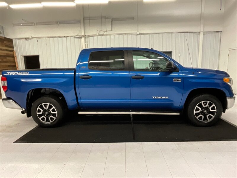 2016 Toyota Tundra TRD OFF RD CrewMax 4X4 / 5.7L V8 /Leather/ 1-OWNER  /Backup Camera / LOCAL OREGON TRUCK / RUST FREE / LEATHER SEATS / 85,000 MILES - Photo 4 - Gladstone, OR 97027