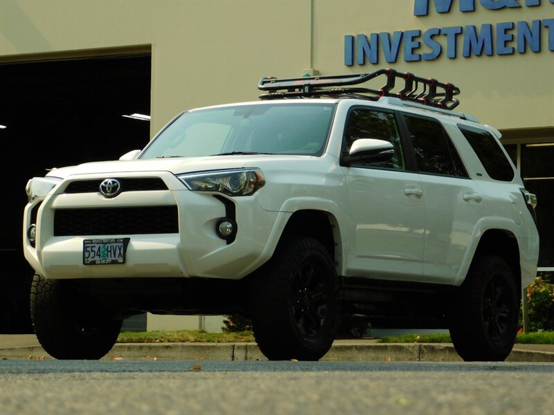 2015 Toyota 4Runner SR5 Premium 4X4 / Leather / 3RD SEAT / LIFTED   - Photo 1 - Portland, OR 97217