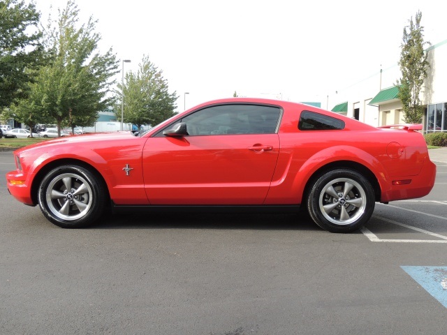 2006 Ford Mustang V6 Premium / Leather/ 5-Speed Manual   - Photo 3 - Portland, OR 97217