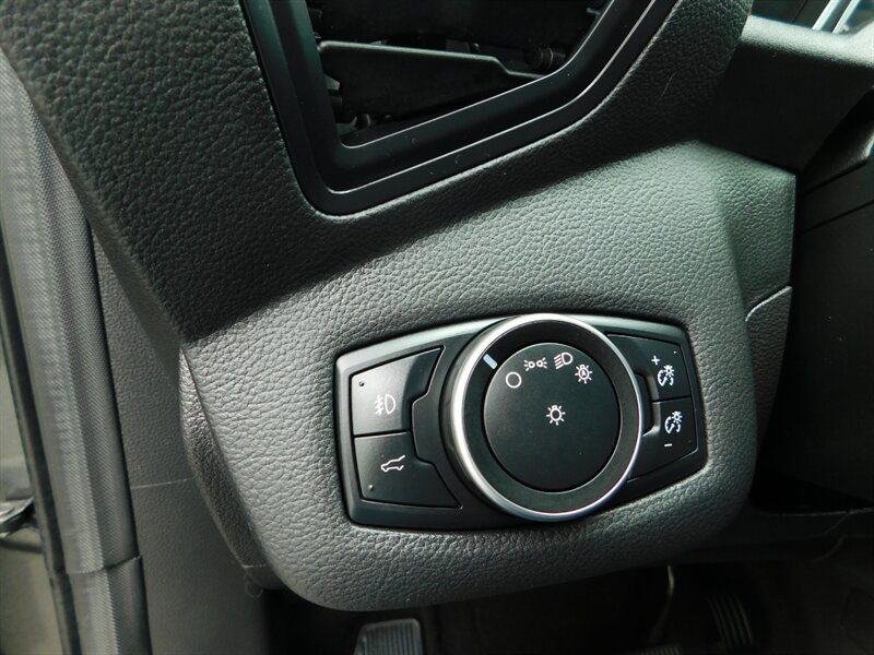 2017 Ford Escape SE / AWD / 1-OWNER / Backup Camera / Excel Cond - Photo 39 - Portland, OR 97217