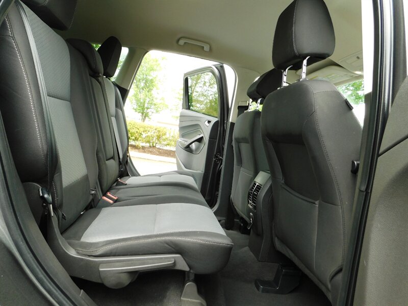 2017 Ford Escape SE / AWD / 1-OWNER / Backup Camera / Excel Cond - Photo 12 - Portland, OR 97217