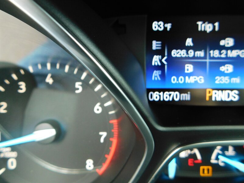 2017 Ford Escape SE / AWD / 1-OWNER / Backup Camera / Excel Cond - Photo 38 - Portland, OR 97217