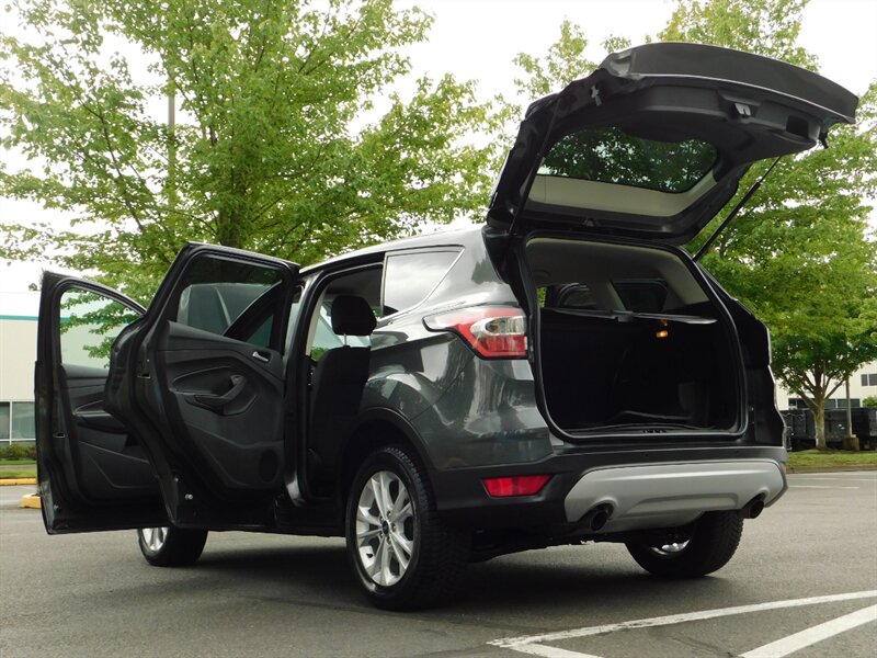 2017 Ford Escape SE / AWD / 1-OWNER / Backup Camera / Excel Cond - Photo 27 - Portland, OR 97217