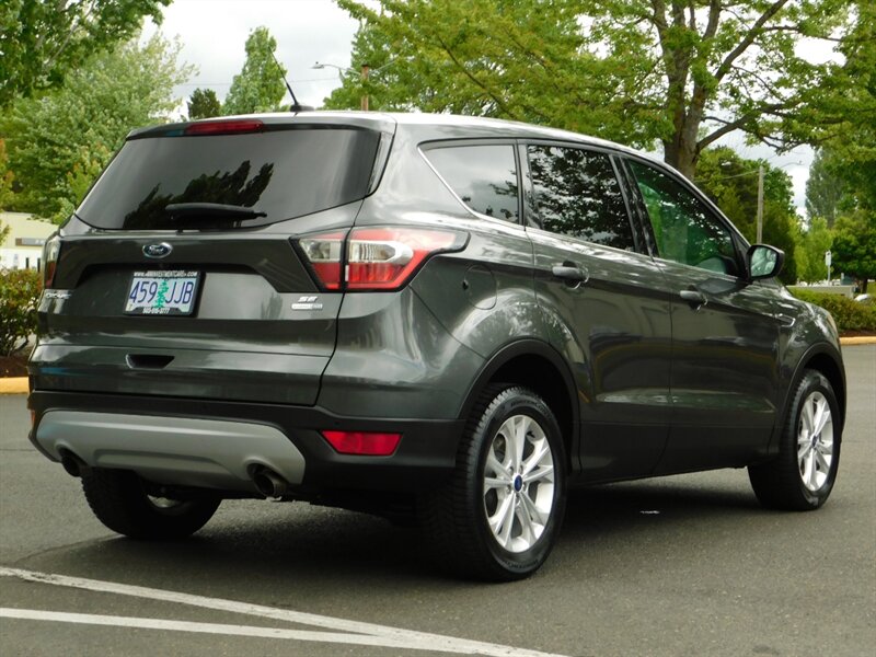 2017 Ford Escape SE / AWD / 1-OWNER / Backup Camera / Excel Cond - Photo 8 - Portland, OR 97217