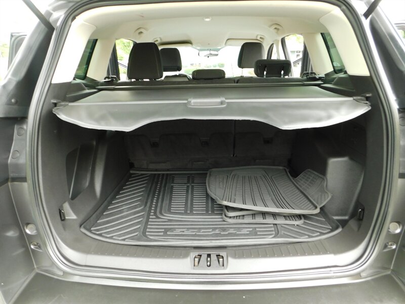 2017 Ford Escape SE / AWD / 1-OWNER / Backup Camera / Excel Cond - Photo 14 - Portland, OR 97217