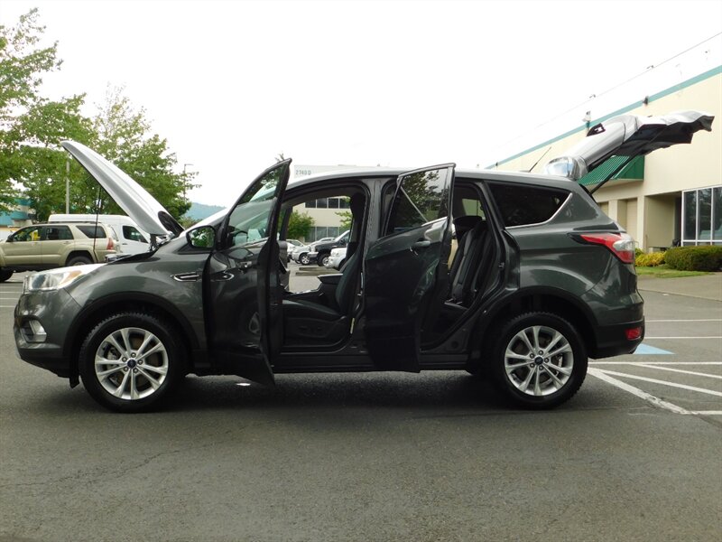 2017 Ford Escape SE / AWD / 1-OWNER / Backup Camera / Excel Cond - Photo 26 - Portland, OR 97217