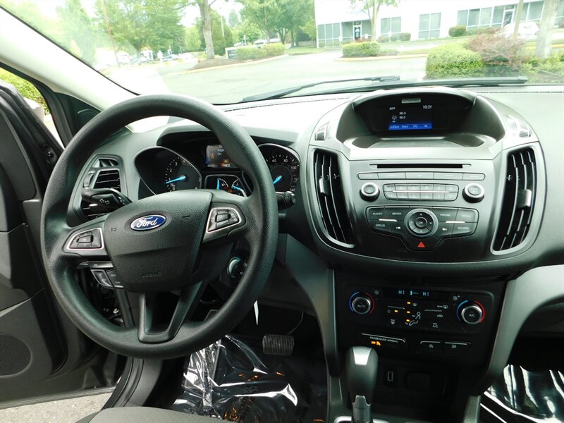 2017 Ford Escape SE / AWD / 1-OWNER / Backup Camera / Excel Cond - Photo 15 - Portland, OR 97217