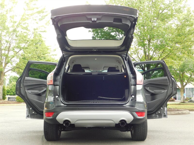 2017 Ford Escape SE / AWD / 1-OWNER / Backup Camera / Excel Cond - Photo 28 - Portland, OR 97217