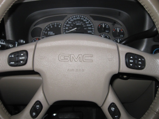 2004 GMC Yukon Denali AWD *3RD Seat* NAVIGATION *1-Owner*   - Photo 58 - Portland, OR 97217