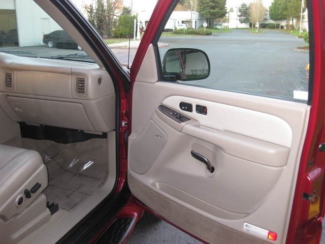 2004 GMC Yukon Denali AWD *3RD Seat* NAVIGATION *1-Owner*   - Photo 45 - Portland, OR 97217