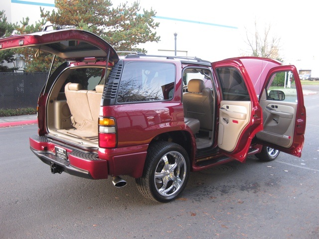 2004 GMC Yukon Denali AWD *3RD Seat* NAVIGATION *1-Owner*   - Photo 30 - Portland, OR 97217