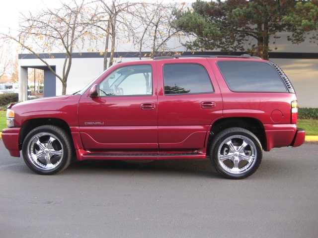 2004 GMC Yukon Denali AWD *3RD Seat* NAVIGATION *1-Owner*   - Photo 3 - Portland, OR 97217