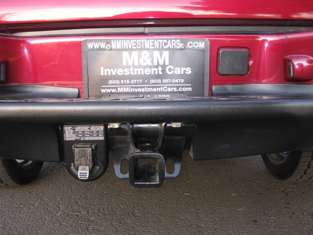 2004 GMC Yukon Denali AWD *3RD Seat* NAVIGATION *1-Owner*   - Photo 18 - Portland, OR 97217