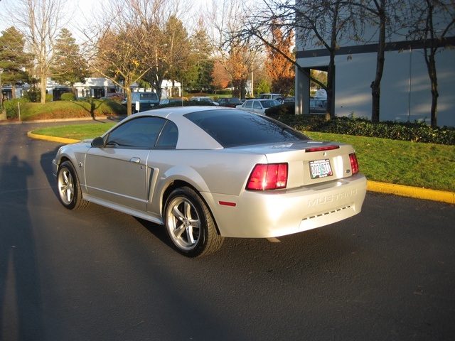 2004 Ford Mustang Coupe 40TH Anniversary *5-SPEED MANUAL*. Clean!!   - Photo 4 - Portland, OR 97217