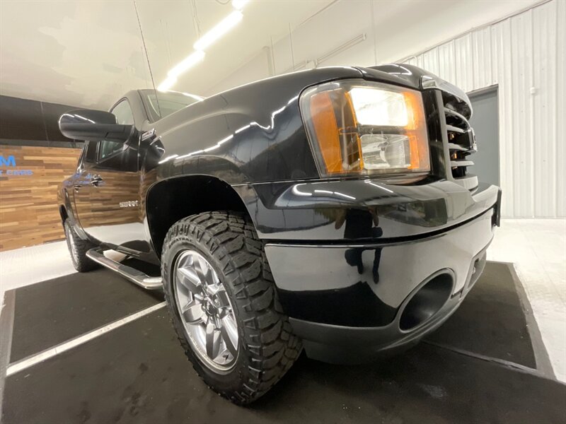 2013 GMC Sierra 1500 SLT Crew Cab 4X4 / 6.2L V8 / Leather / Sunroof  / Heated Seats / ALL TERRAIN PKG / Z-71 OFF RD / 86,000 MILES - Photo 10 - Gladstone, OR 97027