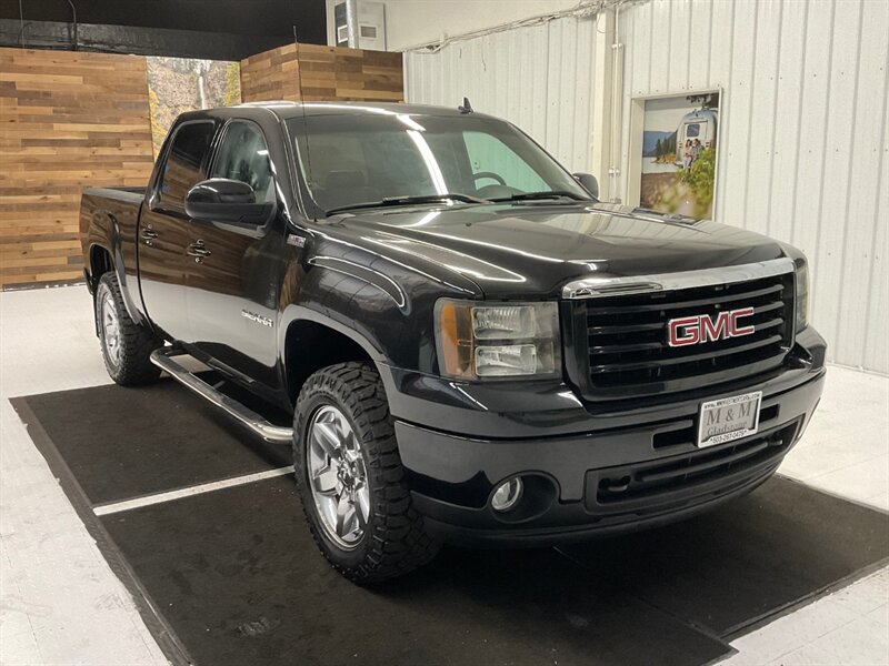 2013 GMC Sierra 1500 SLT Crew Cab 4X4 / 6.2L V8 / Leather / Sunroof  / Heated Seats / ALL TERRAIN PKG / Z-71 OFF RD / 86,000 MILES - Photo 2 - Gladstone, OR 97027