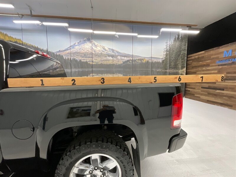 2013 GMC Sierra 1500 SLT Crew Cab 4X4 / 6.2L V8 / Leather / Sunroof  / Heated Seats / ALL TERRAIN PKG / Z-71 OFF RD / 86,000 MILES - Photo 9 - Gladstone, OR 97027