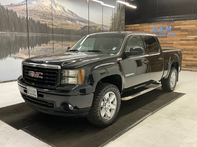 2013 GMC Sierra 1500 SLT Crew Cab 4X4 / 6.2L V8 / Leather / Sunroof  / Heated Seats / ALL TERRAIN PKG / Z-71 OFF RD / 86,000 MILES - Photo 1 - Gladstone, OR 97027