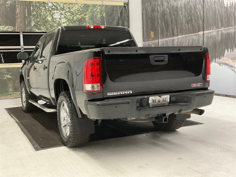 2013 GMC Sierra 1500 SLT Crew Cab 4X4 / 6.2L V8 / Leather / Sunroof  / Heated Seats / ALL TERRAIN PKG / Z-71 OFF RD / 86,000 MILES - Photo 7 - Gladstone, OR 97027