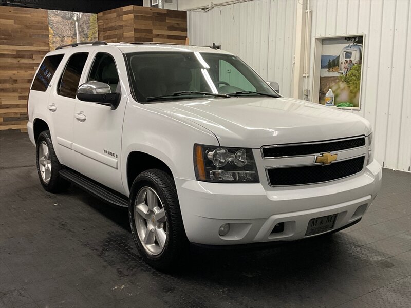 2007 Chevrolet Tahoe LTZ Sport Utility 4X4 / Leather / DVD / Navigation  Backup Camera / Sunroof / 3RD ROW SEAT / SHARP & CLEAN !! - Photo 2 - Gladstone, OR 97027