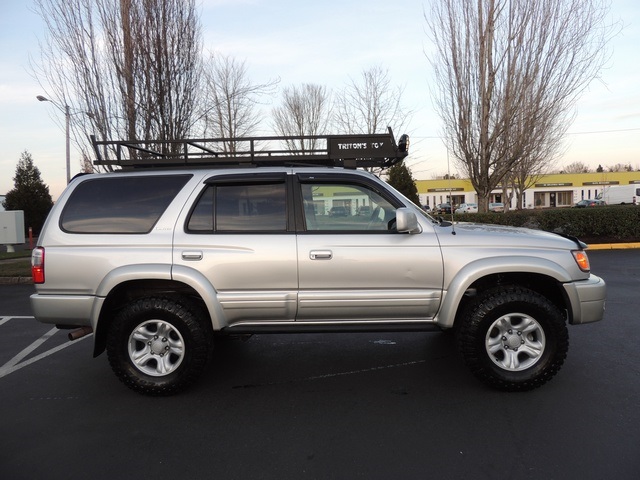2001 Toyota 4Runner Limited / 4X4 / Leather / Heated seats / LIFTED   - Photo 4 - Portland, OR 97217
