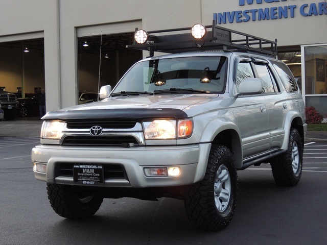 2001 Toyota 4Runner Limited / 4X4 / Leather / Heated seats / LIFTED   - Photo 1 - Portland, OR 97217