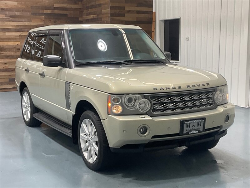 2006 Land Rover Range Rover Supercharged 4x4 / V8, Supercharged, 4.2L/ LOADED  / Leather Heated Seats / Navigation & Backup Camera / Sunroof / LOW MILES/ Great Service History
