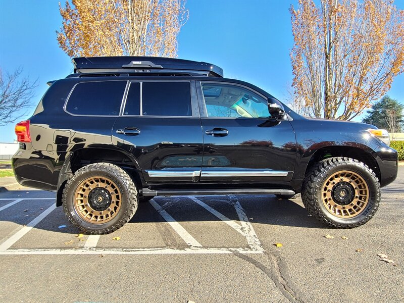 2015 Toyota Land Cruiser 4X4 / CRAWL CONTROL / BRAND NEW SUSPENSION LIFT  / NEW WHEELS & TIRES / THULE BOX / LOADED !! - Photo 4 - Portland, OR 97217